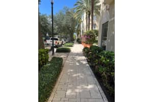 630 S Sapodilla Avenue 327, West Palm Beach, FL 33401 - MLS#R11108587