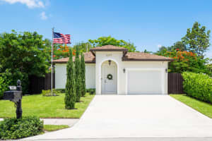 5601 Papaya Road, West Palm Beach, FL 33413 Sold 08/29/25