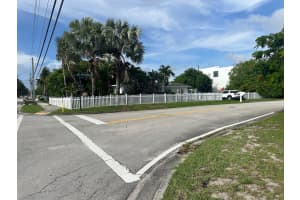 200 NW 9th Street, Boca Raton, FL 33432 Sold 10/03/25