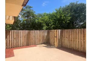 71 Lake Arbor Drive, Palm Springs, FL 33461 Sold 08/28/25