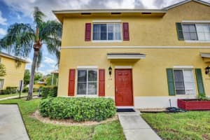 514 W Bloxham Street, Lantana