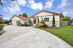 9900 NW 11th Street, Plantation, FL 33322 Sold 10/15/25