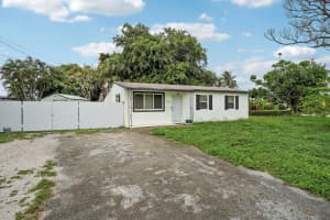 3401 F Avenue, Riviera Beach, FL 33404 - MLS#R11108867