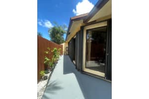 391 Springdale Circle, Palm Springs, FL 33461 - MLS#R11108896