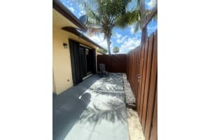 391 Springdale Circle, Palm Springs, FL 33461 - MLS#R11108896