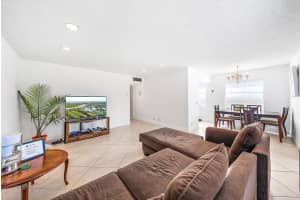 144 Burgundy C C, Delray Beach, FL 33484 - MLS#R11109021