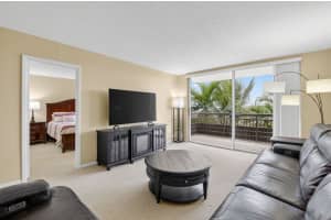 555 NW 4th Avenue 4230, Boca Raton, FL 33432 - MLS#R11109085