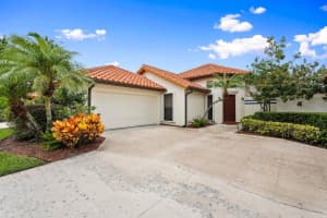 2915 Sw Mariposa Circle, Palm City
