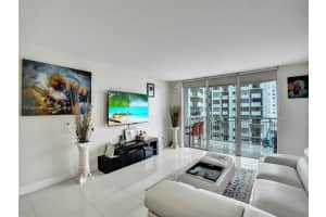 18061 Biscayne Boulevard 502, Aventura