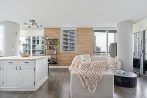 92 Sw 3rd Street 3110, Miami