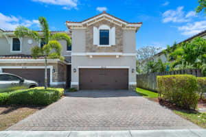 8416 Lakeview Trail, Parkland