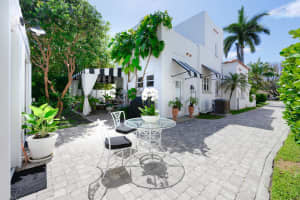 359 E Lakewood Road, West Palm Beach, FL 33405 Sold 08/07/25