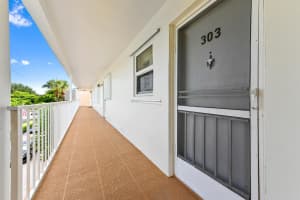 5900 NE 7th Avenue 303s, Boca Raton, FL 33487 Sold 09/19/25
