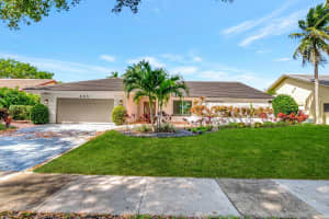 355 Woodlake Lane, Deerfield Beach