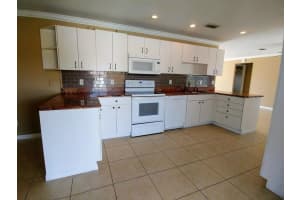 925 SE Albatross Avenue, Port Saint Lucie, FL 34983 - MLS#R11109550