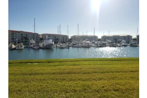 9 Harbour Isle 102 Drive E 102, Fort Pierce