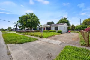 2251 E Avenue H, Riviera Beach, FL 33404 - MLS#R11109594