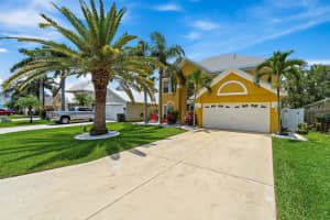 728 NW Waterlily Place, Jensen Beach, FL 34957 Sold 11/17/25