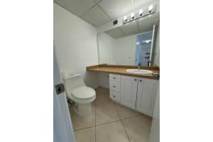 801 W Oakland Park Boulevard B9, Oakland Park, FL 33311 - MLS#R11109625