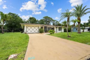 611 Coconut Avenue N, Port St Lucie, FL 34952 - MLS#R11109664