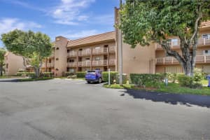 9681 Sunrise Lakes Boulevard 104, Sunrise