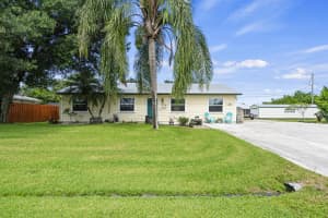 416 SW Bradshaw Circle, Port Saint Lucie, FL 34953 - MLS#R11109750