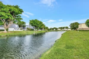 1586 Shaker Circle, Wellington