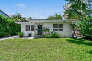 321 E Lakewood Road, West Palm Beach, FL 33405 - MLS#R11109971