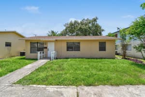 1422 S N Street, Lake Worth Beach, FL 33460 - MLS#R11109987