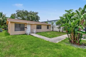 1422 S N Street, Lake Worth Beach, FL 33460 - MLS#R11109987