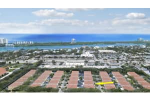 73 Laurel Oaks Circle, Tequesta