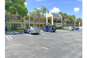 1507 Meadows Circle W, Boynton Beach, FL 33436 - MLS#R11110007