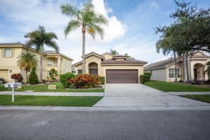 370 Sw 203rd Avenue, Pembroke Pines
