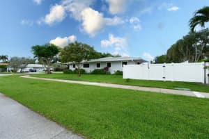 905 Evergreen Drive, North Palm Beach, FL 33408 - MLS#R11110028