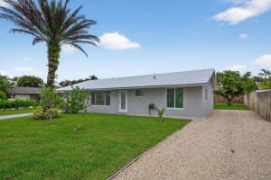8776 SE Sandy Lane, Hobe Sound, FL 33455 - MLS#R11110035