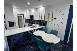 5121 W Oakland Park Boulevard 212, Lauderdale Lakes