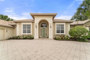 1419 SW Blue Bird Cove, Port Saint Lucie, FL 34986 - MLS#R11110196