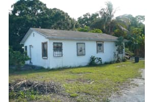 312 S 25th Street, Fort Pierce, FL 34947 Sold 08/22/25