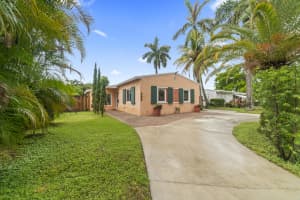 906 Ne 5th Street, Hallandale Beach