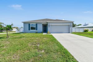 133 S Wakefield Circle, Port Saint Lucie, FL 34953 - MLS#R11110267