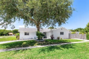 401 NE 37th Street, Boca Raton, FL 33431 Sold 10/30/25