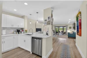 17 Southport Lane E, Boynton Beach, FL 33436 - MLS#R11110378