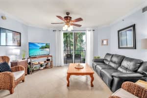 2421 NE 65th Street 213, Fort Lauderdale, FL 33308 - MLS#R11110406