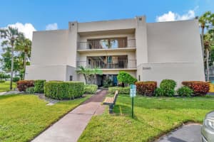 5190 Las Verdes Circle 202, Delray Beach, FL 33484 Sold 11/07/25