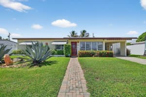 133 Greenbrier Drive, Palm Springs