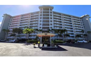 625 Oaks Drive 403, Pompano Beach
