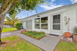 372 E Shadyside Circle, West Palm Beach, FL 33415 - MLS#R11110649