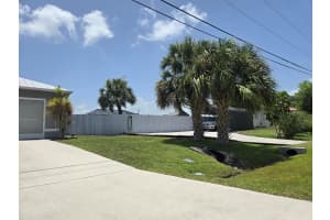2702 SE South Blackwell Drive, Port Saint Lucie, FL 34952 - MLS#R11110691