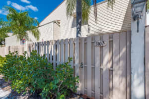 612 Executive Center Drive 107, West Palm Beach