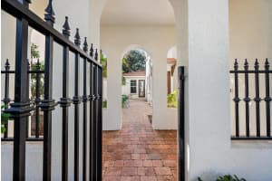 885 Taft Court, Palm Beach Gardens, FL 33418 Sold 10/17/25